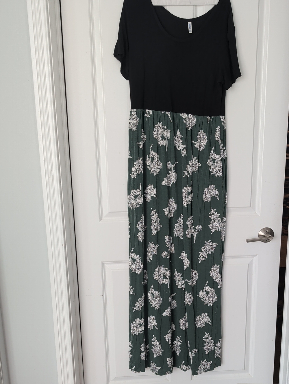Black & Forest Green Floral Maxi Dress by